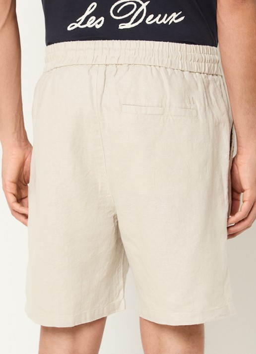 Les Deux Straight fit korte broek in linnenblend met steekzakken - achterkant zand