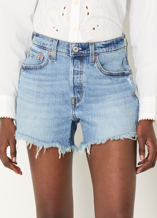 Levi's 501 Curve mid waist straight fit korte broek van denim met destroyed afwerking