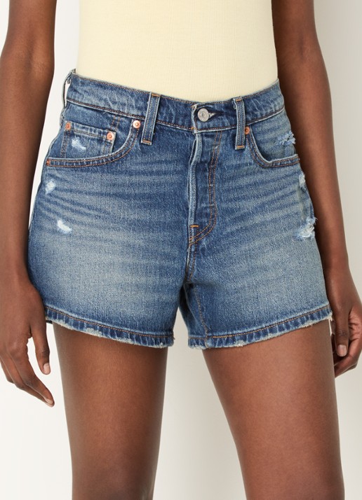 Levi's 501 Curve mid waist straight fit korte broek van denim met destroyed afwerking