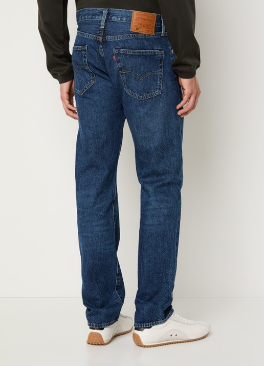 Levi's 501 straight leg jeans met medium wassing - achterkant indigo
