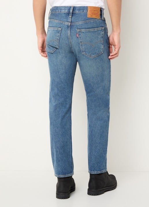 Levi's 501 straight leg jeans met medium wassing - achterkant indigo