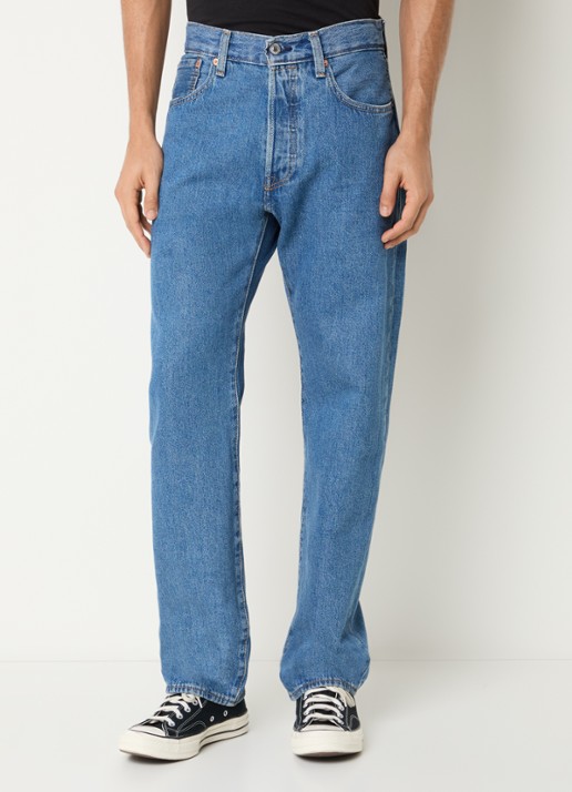 Levi's 501 straight leg jeans met medium wassing