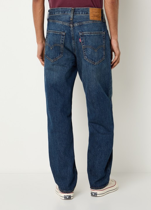 Levi's 568 loose fit jeans met donkere wassing en steekzakken - achterkant 5 indigo