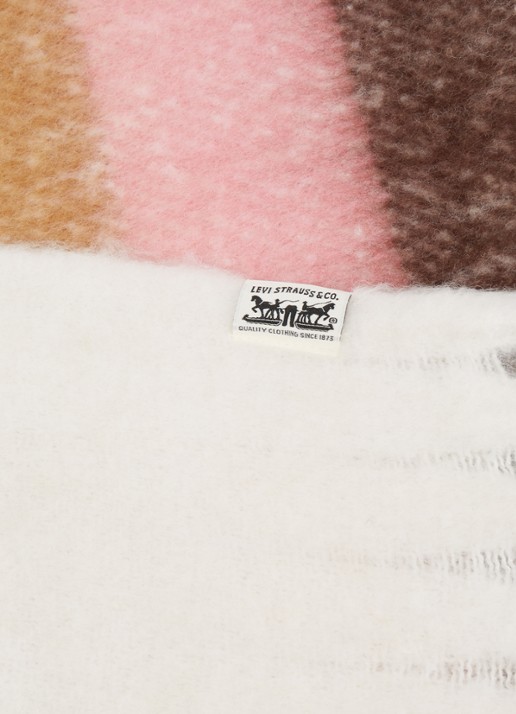 Levi's Jolea sjaal in wolblend 200 x 50 cm - detail 2 gebroken wit