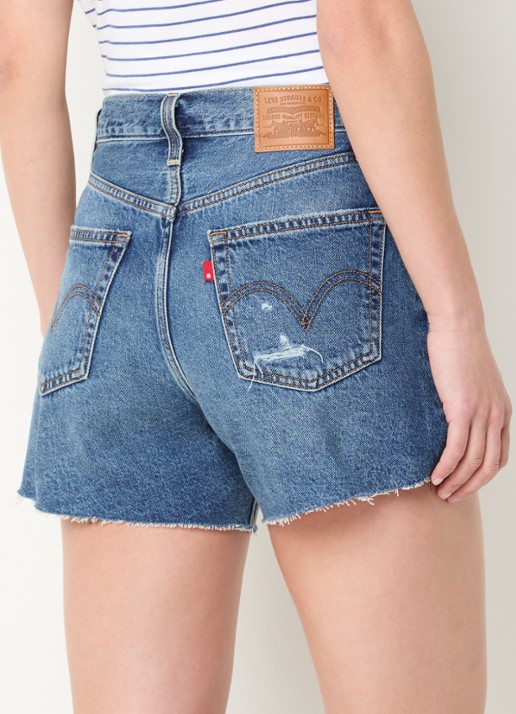 Levi's Ribcage high waist slim fit korte broek van denim met medium wassing - achterkant indigo