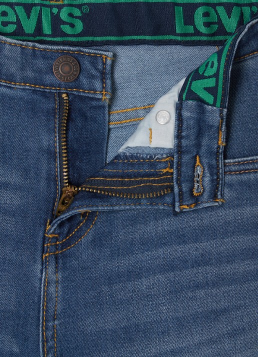 Levi's Slim fit korte broek van denim met stretch - detail indigo