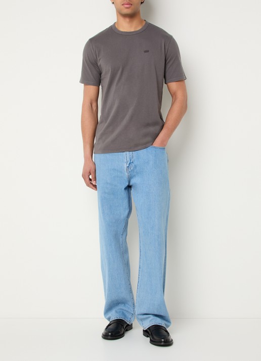 Levi's T-shirt met logoborduring - voorkant 2 donkergrijs