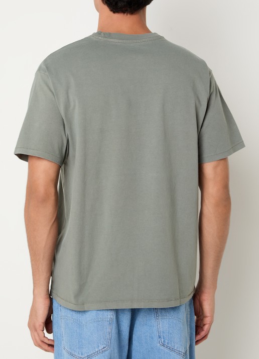 Levi's T-shirt met logoborduring - achterkant olijfgroen