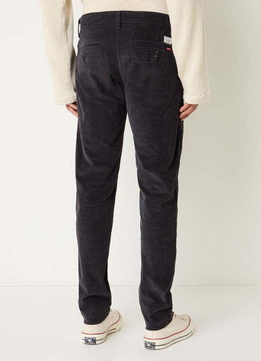 Levi's XX tapered fit chino van corduroy met steekzakken - achterkant zwart