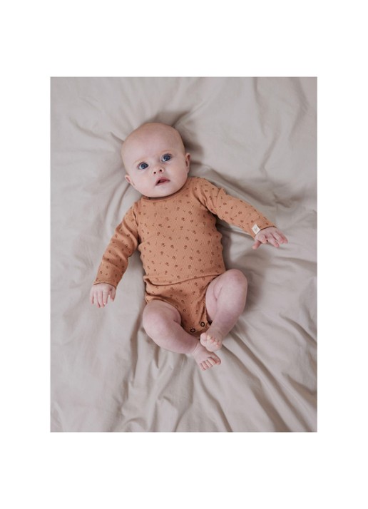 Lil 'Atelier NBFGago ribgebreide romper in  katoenblend - voorkant 2 zand