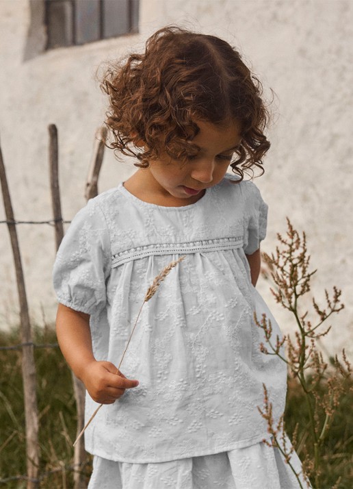 Lil 'Atelier NMFJiva top met bloemborduring - voorkant 3 lichtblauw