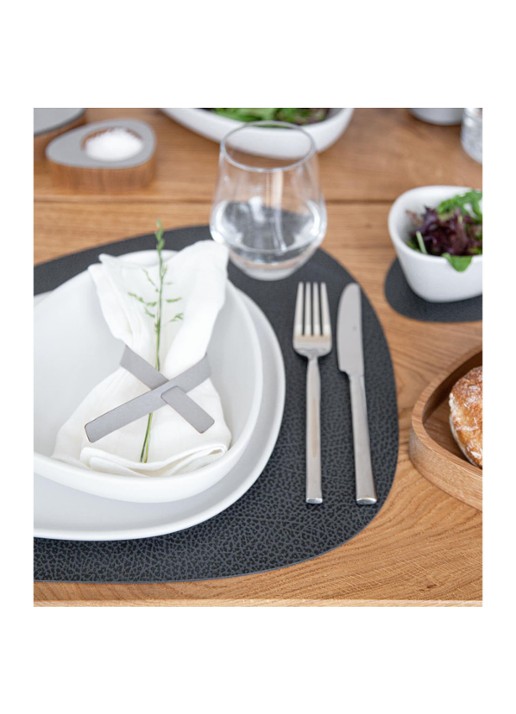 LIND DNA Curve placemat van  leer 37 x 44 cm - detail 4 antraciet