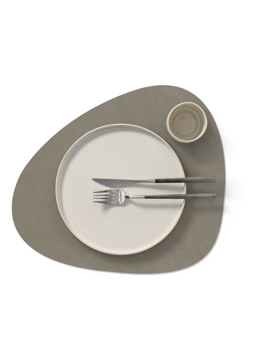 LIND DNA Curve placemat van  leer 37 x 44 cm - voorkant 2 grijs