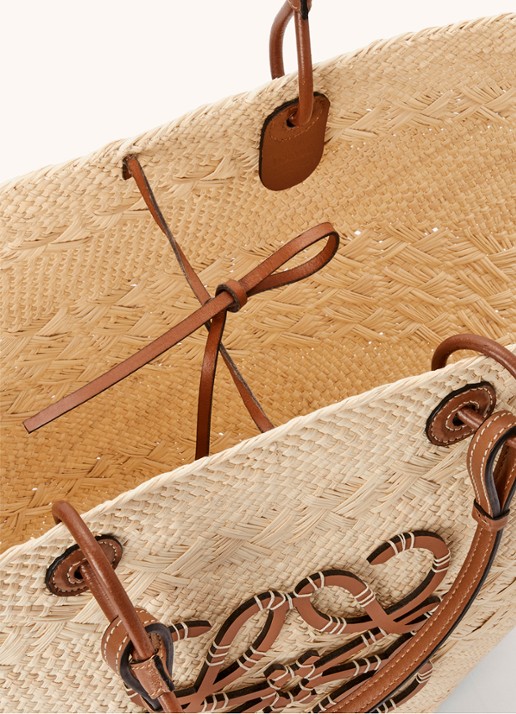 LOEWE Anagram Basket Large shopper met kalfsleren details - detail lichtbruin