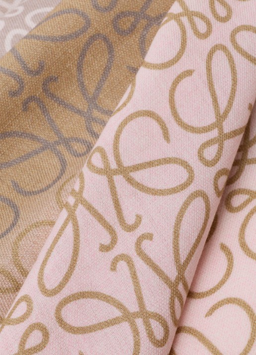 LOEWE Anagram fijngebreide sjaal in kasjmierblend met logo 200 x 45 cm - detail 3 lichtroze