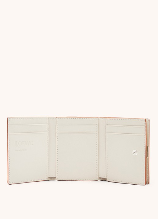 LOEWE Anagram portemonnee van kalfsleer - detail 4 gebroken wit