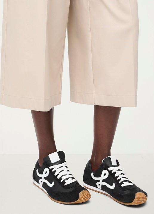 LOEWE Ballet Runner 2.0 sneaker met kalfsleren details - voorkant 5 zwart
