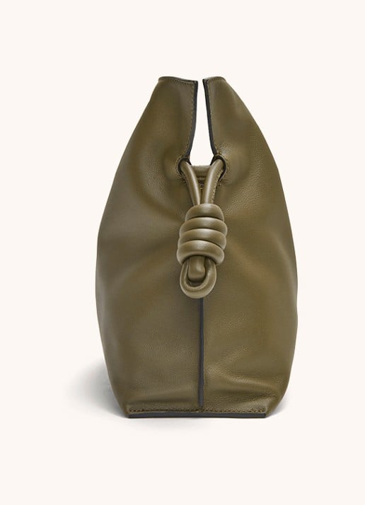 LOEWE Flamenco clutch van kalfsleer - achterkant 7 olijfgroen