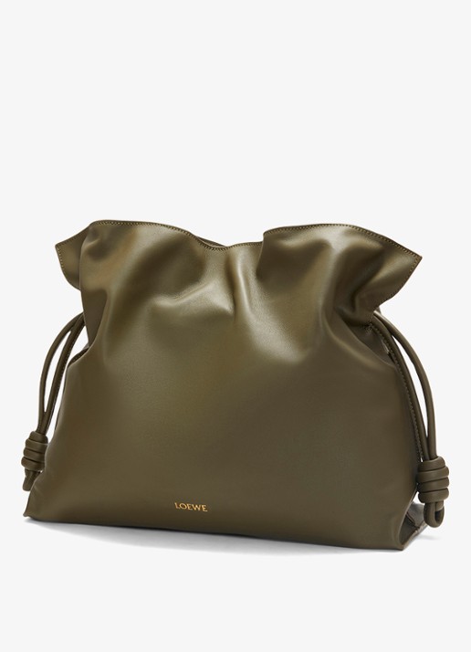 LOEWE Flamenco Large clutch van kalfsleer - detail donkerkhaki