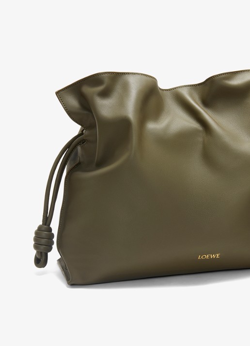 LOEWE Flamenco Large clutch van kalfsleer - detail 4 donkerkhaki