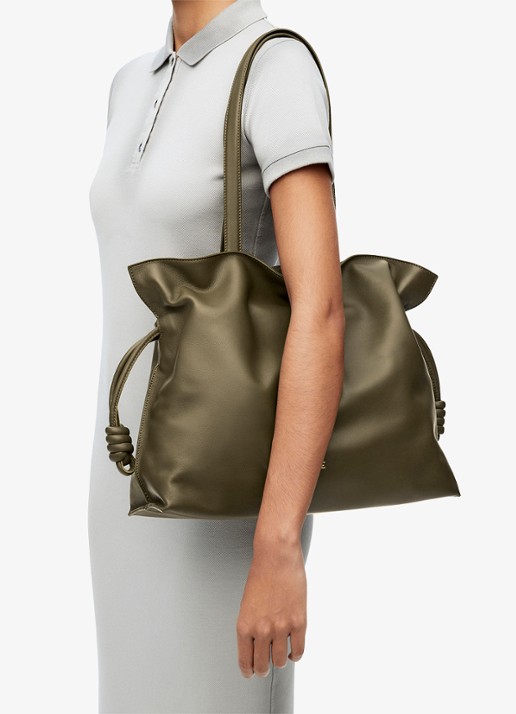 LOEWE Flamenco Large clutch van kalfsleer - voorkant 7 donkerkhaki