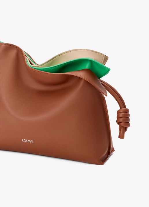 LOEWE Flamenco Layers Medium clutch van kalfsleer - detail 4 bruin