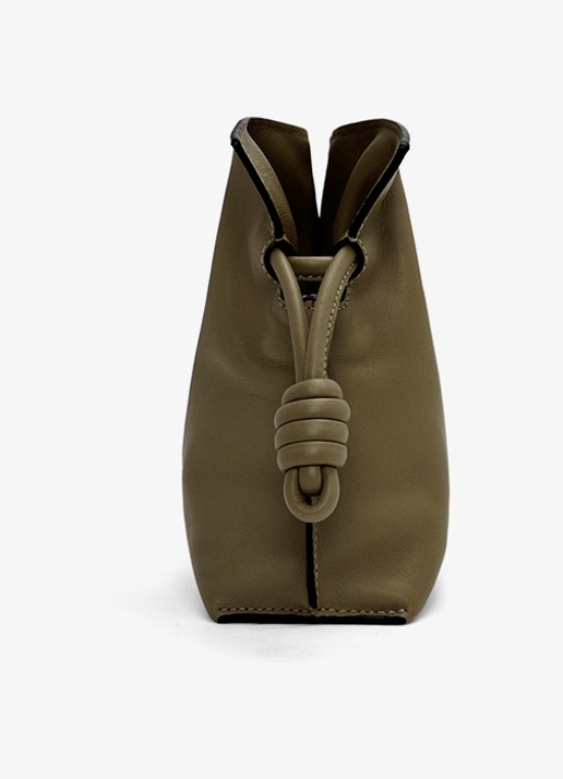 LOEWE Flamenco Mini clutch van kalfsleer - detail 3 donkerkhaki