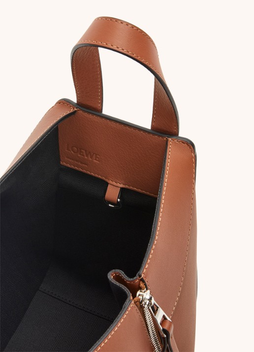 LOEWE Hammock handtas van kalfsleer - detail 7 camel