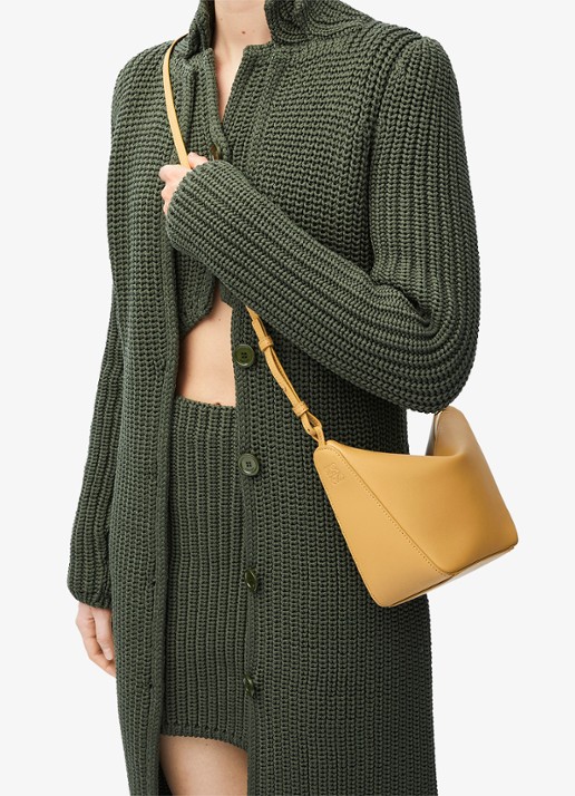 LOEWE Hammock Hobo schoudertas van kalfsleer - voorkant 8 okergeel