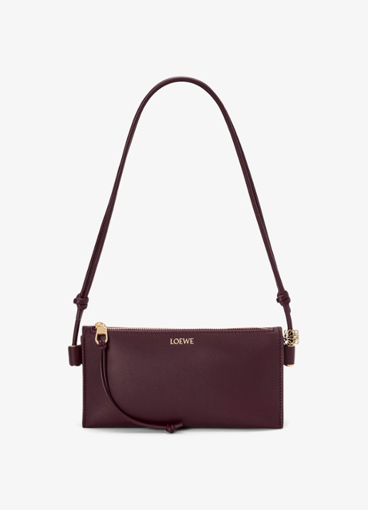 LOEWE Joya crossbodytas van kalfsleer - detail bordeauxrood