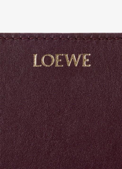 LOEWE Knot Compact portemonnee van kalfsleer - detail 2 bordeauxrood
