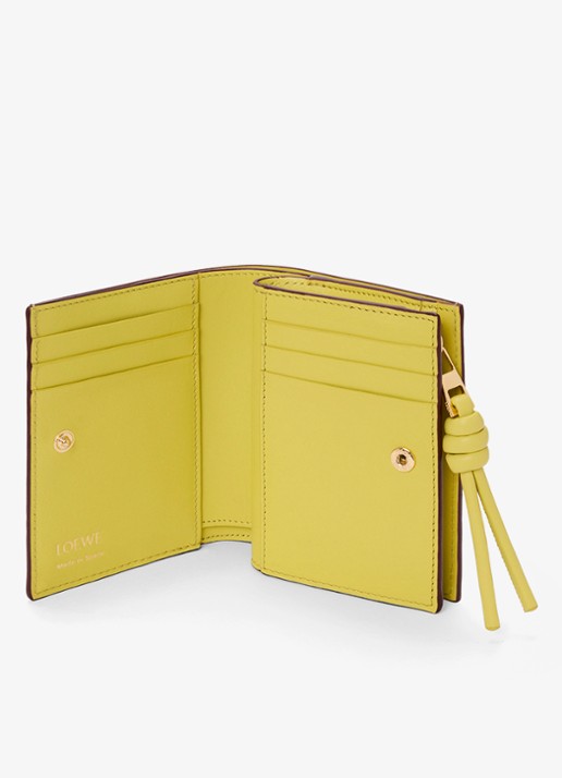LOEWE Knot Compact portemonnee van kalfsleer - voorkant 4 bordeauxrood