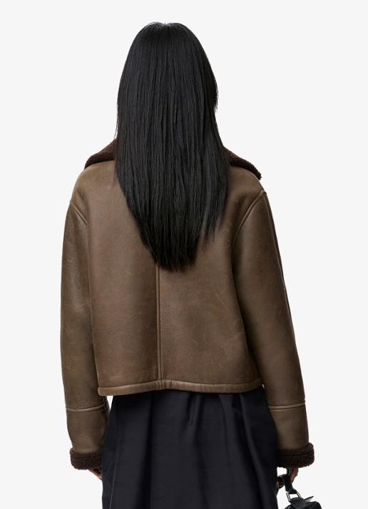 LOEWE Lammy coat van lamsleer met steekzakken - achterkant bruin
