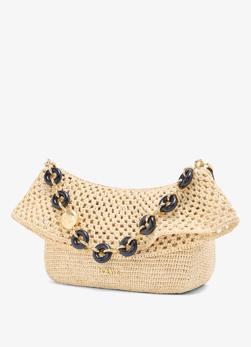 LOEWE Ola Medium schoudertas van raffia met kalfsleren details - detail 2 beige