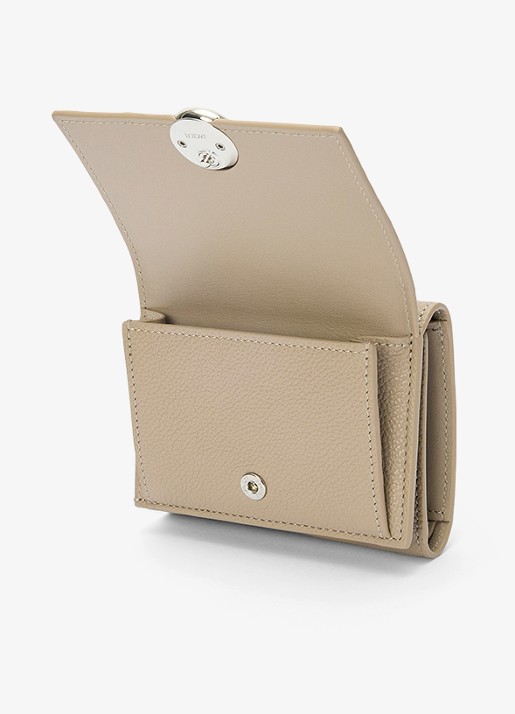LOEWE Pebble portemonnee van kalfsleer - detail zand