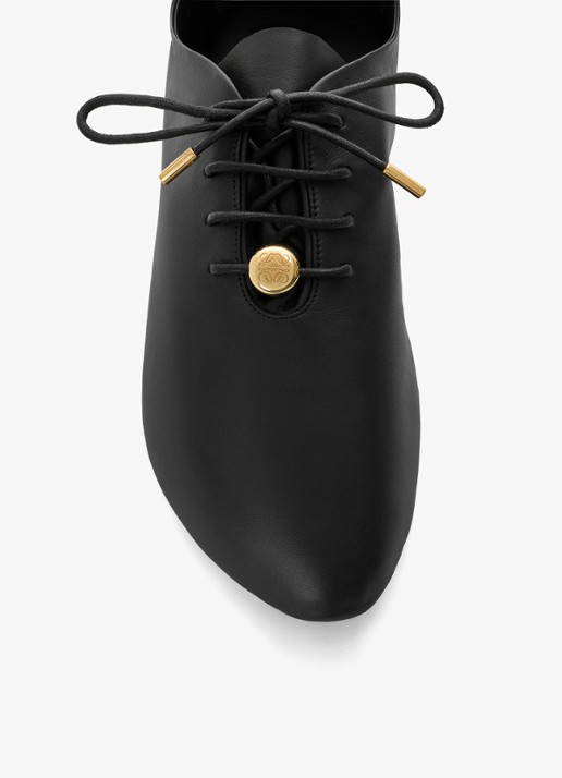 LOEWE Pebble Soft Lace-Up sneaker van kalfsleer - detail 2 zwart