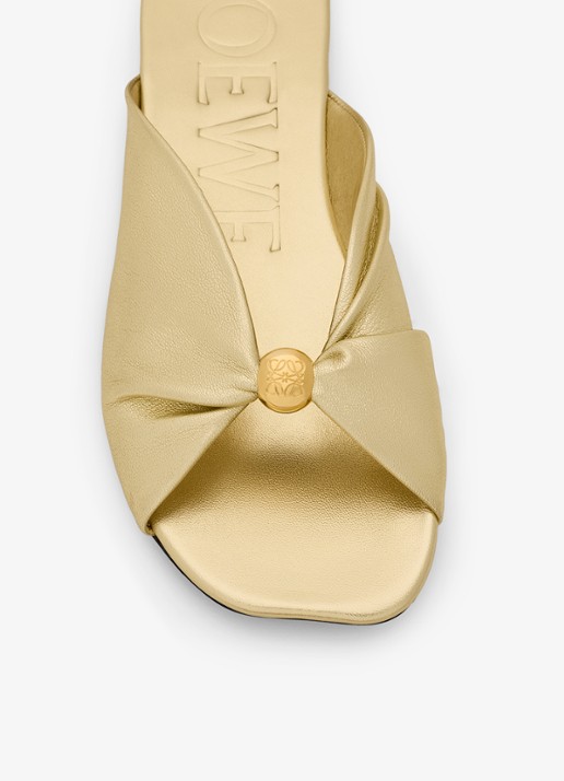 LOEWE Pebble Soft slipper van lamsleer met metallic finish - detail 4 goud