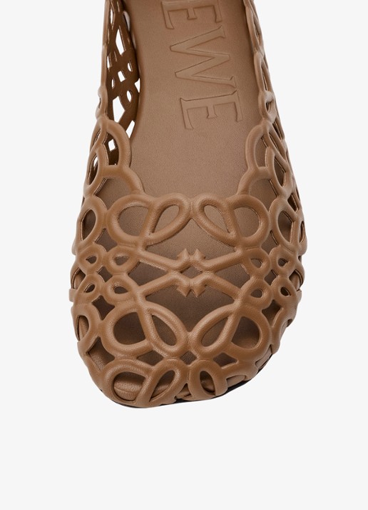 LOEWE Petal Anagram ballerina van lamsleer - detail 2 bruin
