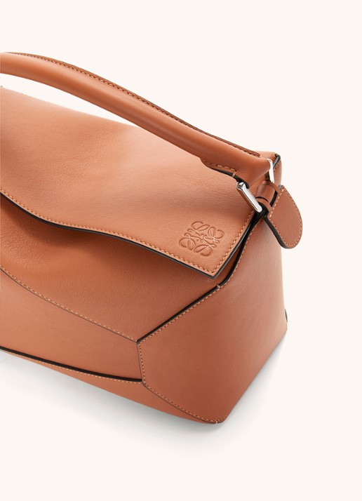 LOEWE Puzzle Edge handtas van kalfsleer - detail 6 cognac
