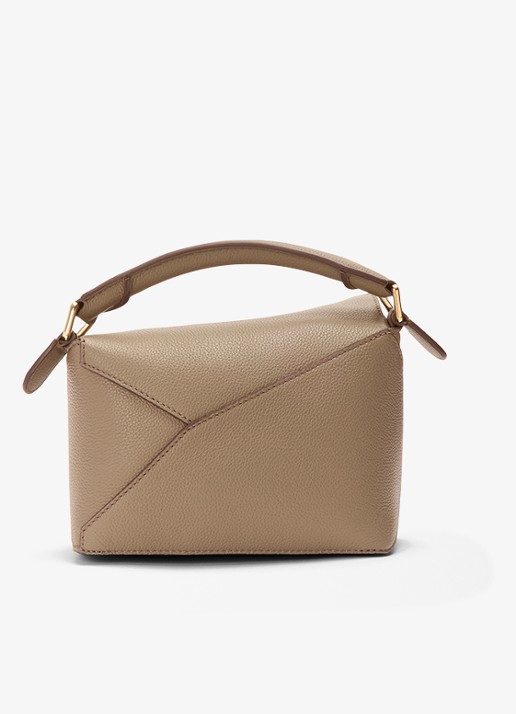 LOEWE Puzzle Edge Mini handtas van kalfsleer - achterkant 3 taupe
