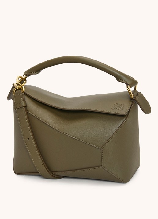 LOEWE Puzzle Edge Small handtas van kalfsleer - voorkant 7 bronsgroen