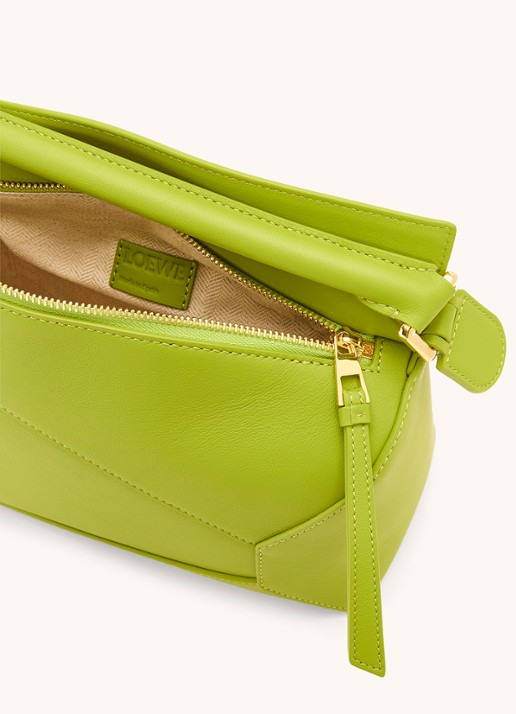 LOEWE Puzzle Edge Small handtas van kalfsleer - detail 3 lime