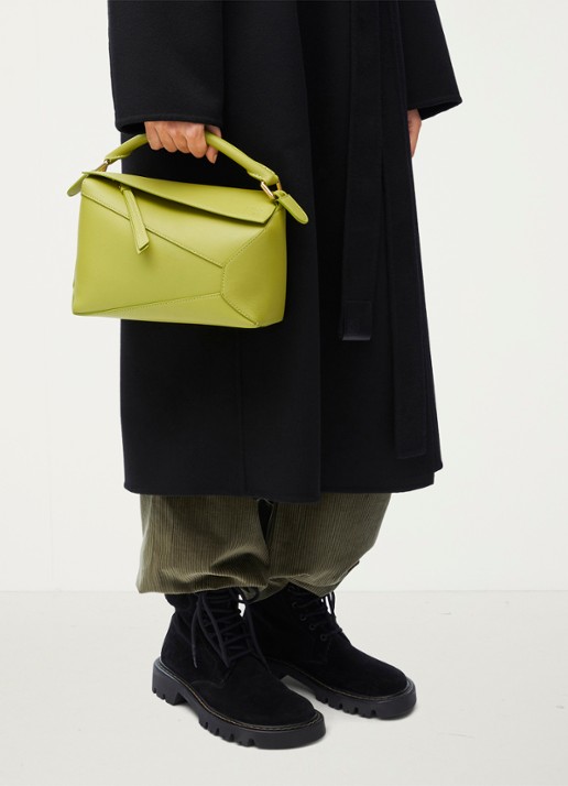 LOEWE Puzzle Edge Small handtas van kalfsleer - voorkant 8 lime