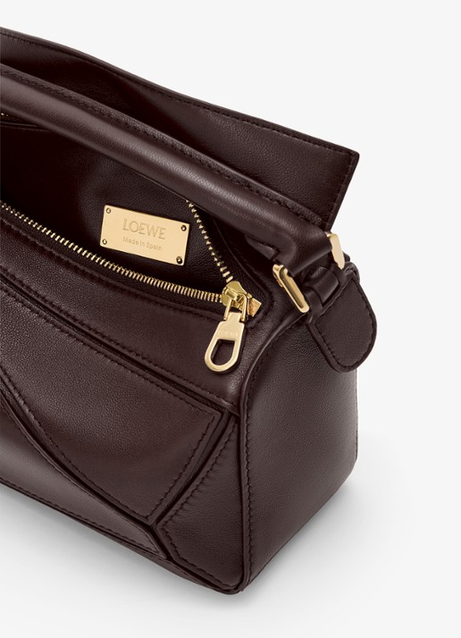 LOEWE Puzzle Featherlight Mini handtas van kalfsleer - detail 3 donkerbruin