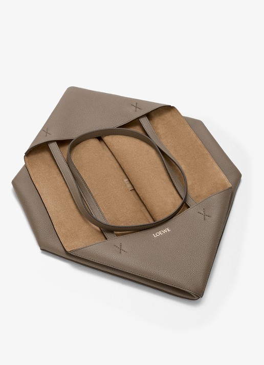 LOEWE Puzzle Fold Horizontal Large shopper van kalfsleer - detail 6 taupe