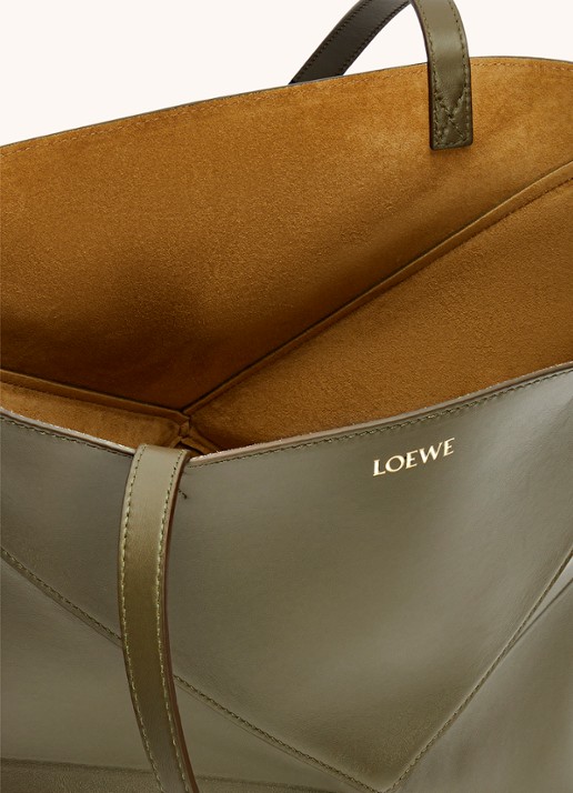 LOEWE Puzzle Fold Medium shopper van kalfsleer - detail 4 bronsgroen