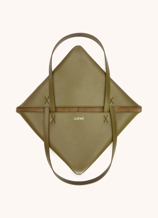 LOEWE Puzzle Fold Medium shopper van kalfsleer - detail donkerblauw