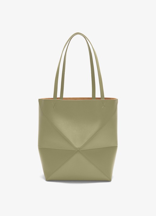 LOEWE Puzzle Fold Medium shopper van kalfsleer - achterkant 8 olijfgroen