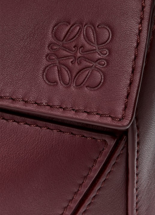 LOEWE Puzzle Small handtas van kalfsleer - detail 8 bordeauxrood