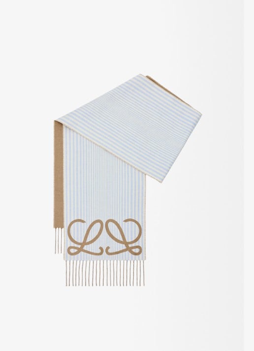 LOEWE Reversible fijngebreide sjaal in kasjmierblend met logo 180 x 28 cm - voorkant beige